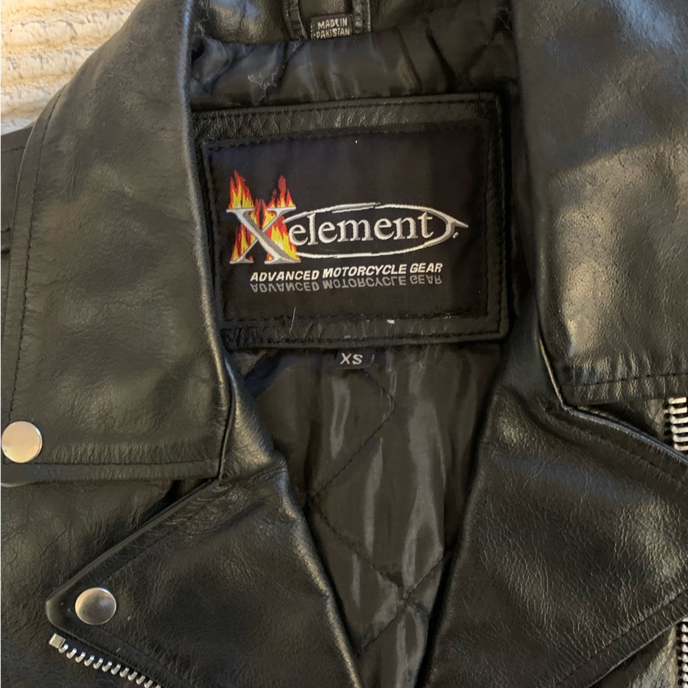 Vintage Women’s Leather Jacket- Advanced Motorcyle Gear - Picture 2 of 11